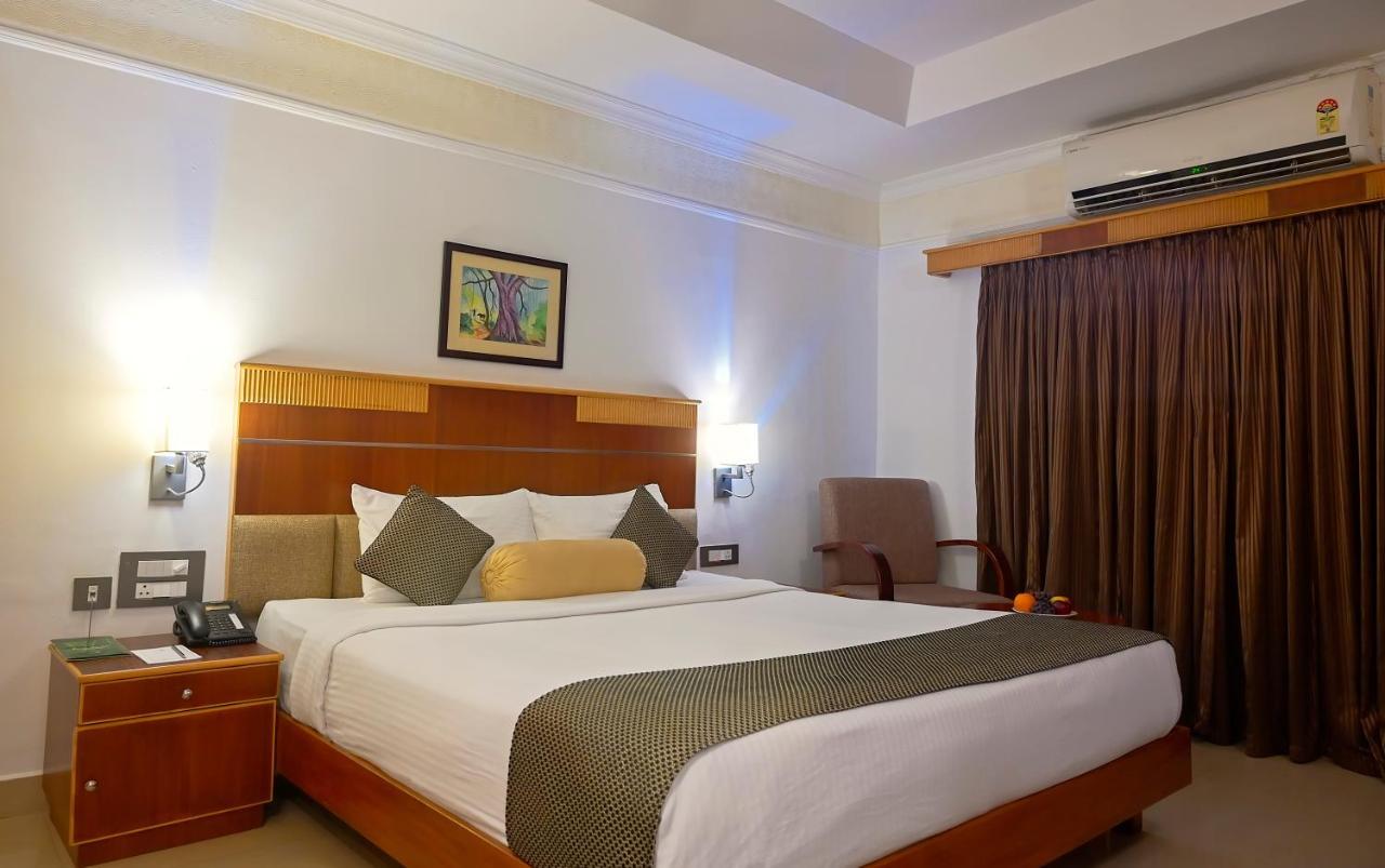 Contour Backwaters Hotel Resort & Convention Centre Ramankari Bagian luar foto