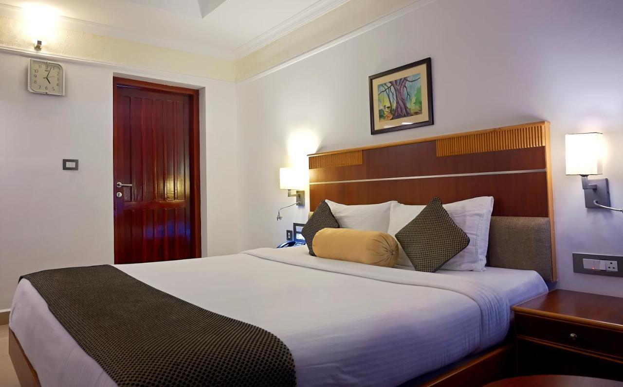 Contour Backwaters Hotel Resort & Convention Centre Ramankari Bagian luar foto