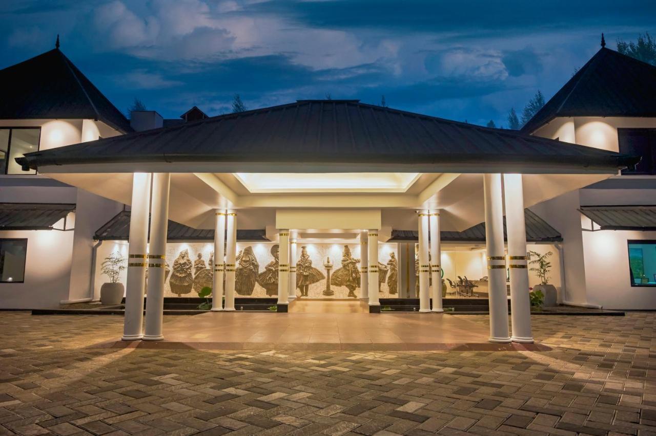 Contour Backwaters Hotel Resort & Convention Centre Ramankari Bagian luar foto
