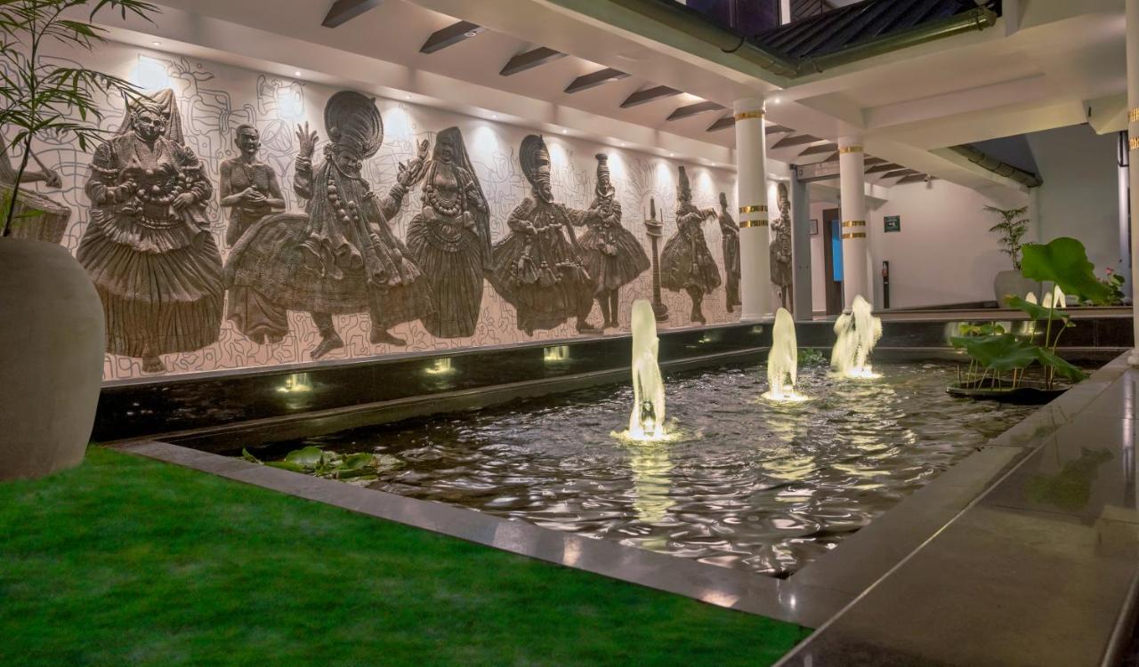 Contour Backwaters Hotel Resort & Convention Centre Ramankari Bagian luar foto